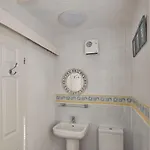 4, Khyber Apartman