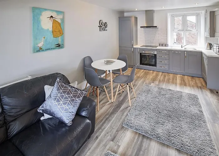 4, Khyber アパート *